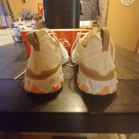 🎉🎉HP🎉🎉NIBNike React Element 55 Pink&Tan sneakers - Picture 6 of 9